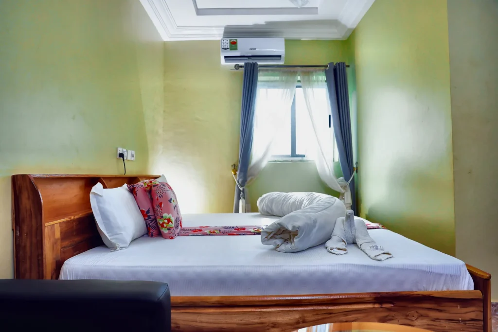 Deluxe Room (GH₵600 per night) at Leisure Cozy Hotel, Hohoe — view 6