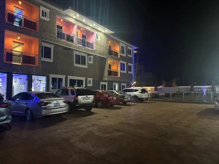 Evening view of Leisure Cozy Hotel, Hohoe, and the car park